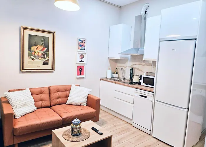 Acogedor Apartamento En Atocha By Bebalmy