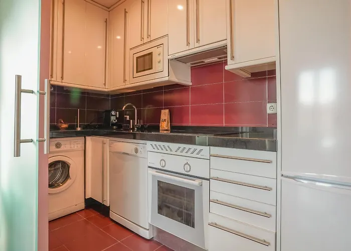Bright And Cozy-2Bedrooms 1Bathroom-Chueca