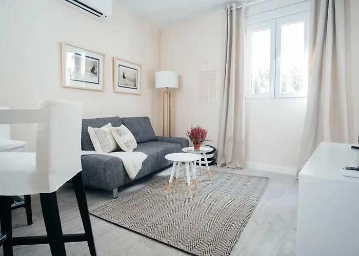 Calle Toledo Apartment II - 1BR 1BT