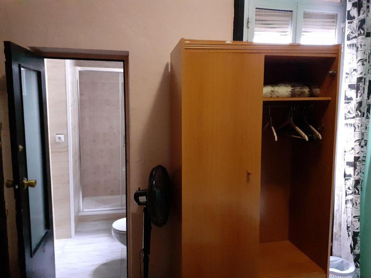 Arvin Hostal