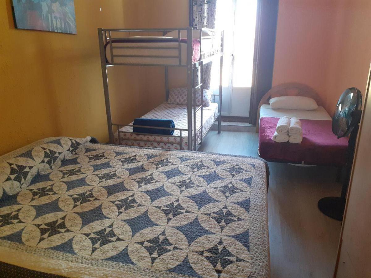 Arvin Hostal Guest house