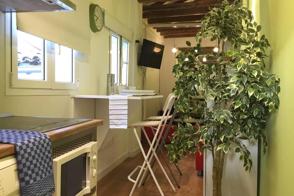 Plaza Mayor-acogedor Apartamento En Edificio Histórico Del Centro-wifi *