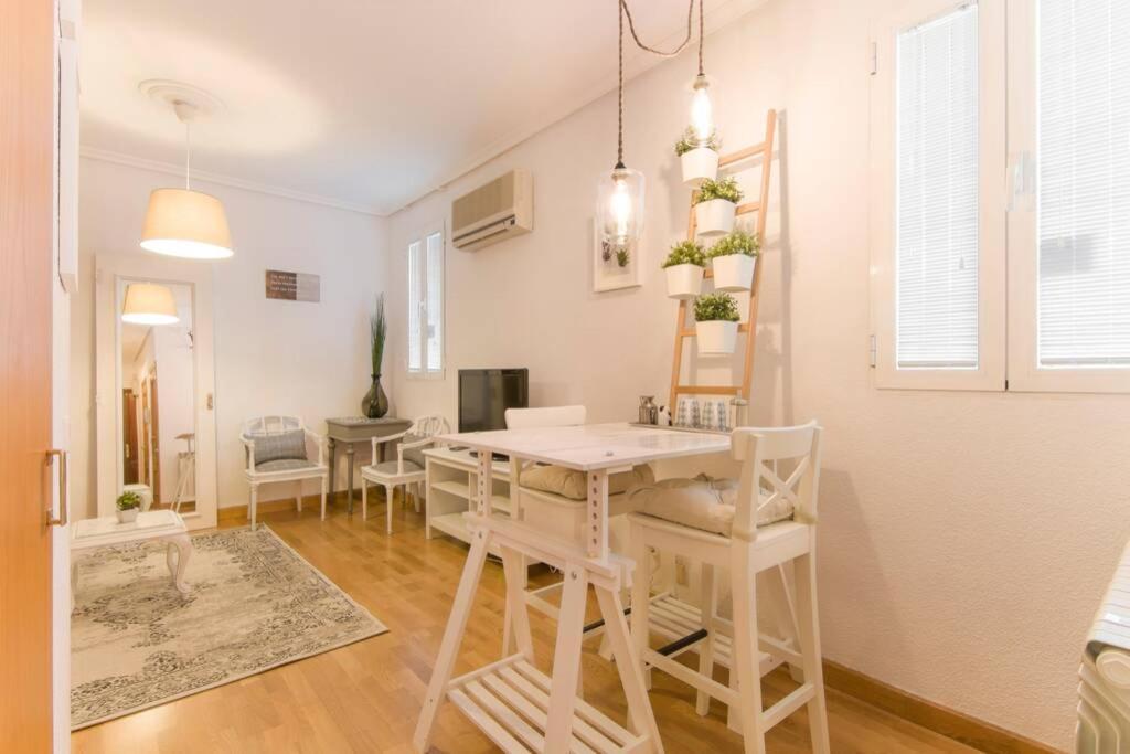 Apartamento Cómodo Y Céntrico Estudio De Lujo En Atocha - Jardín Botánico. Wifi Madrid
