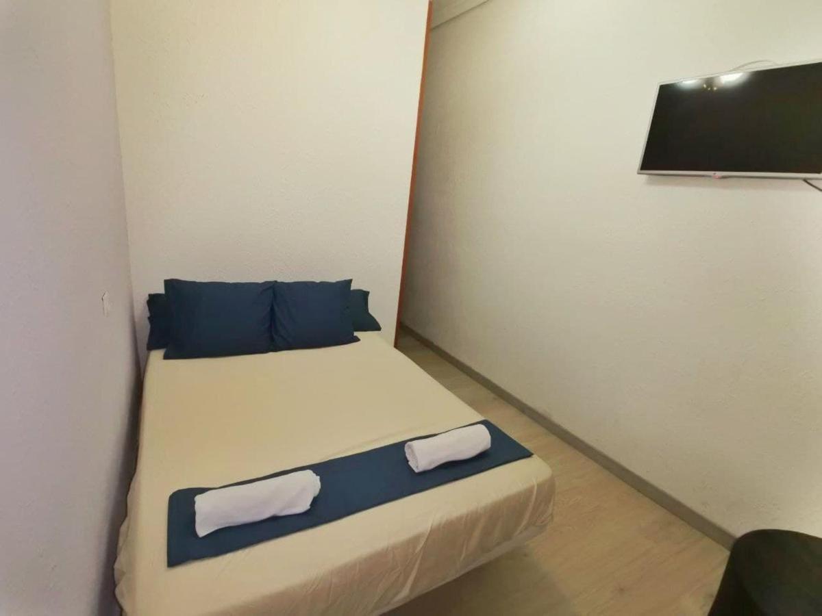 Arvin Hostal *