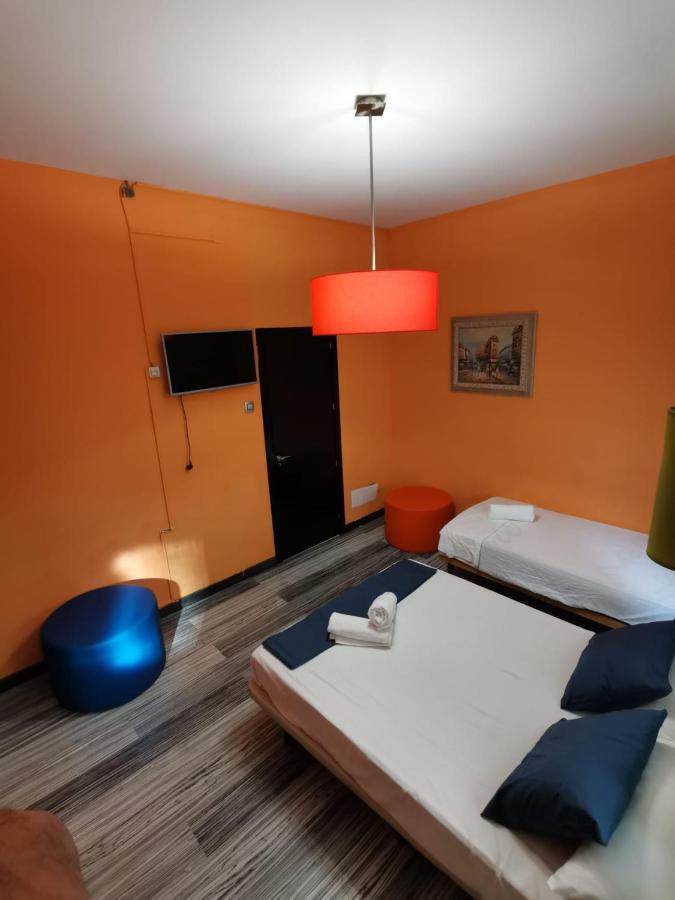 Arvin Hostal Guest house