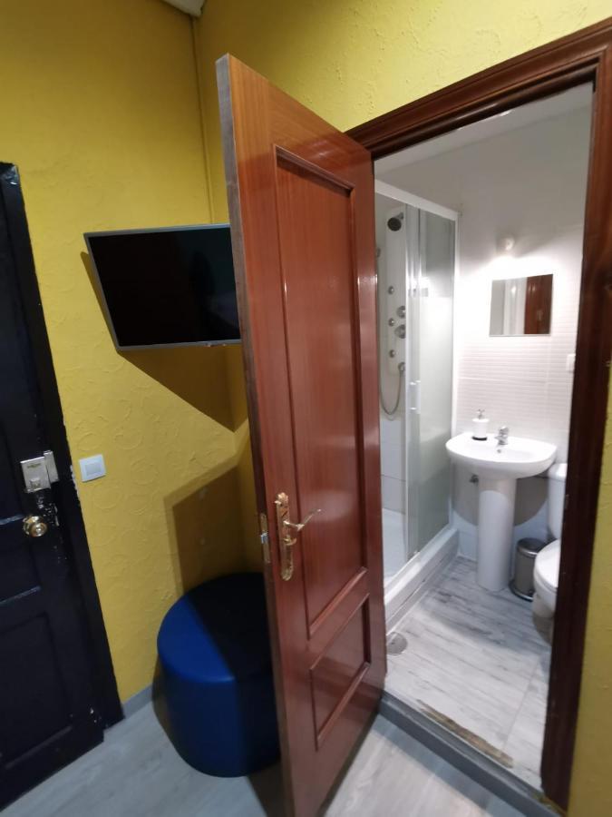 Arvin Hostal Guest house