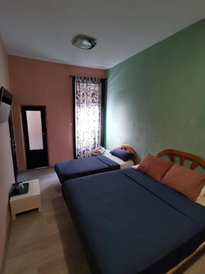 Arvin Hostal Guest house