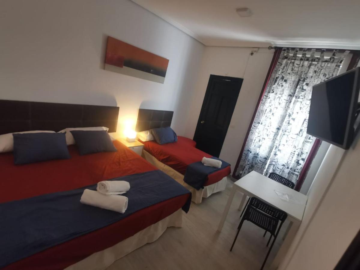 Arvin Hostal