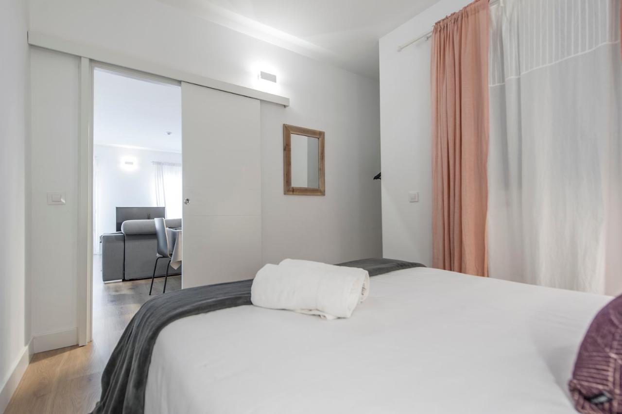 Hellenhost - Gran Vía Apartment *