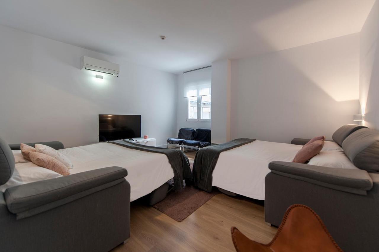 Hellenhost - Gran Vía Apartment