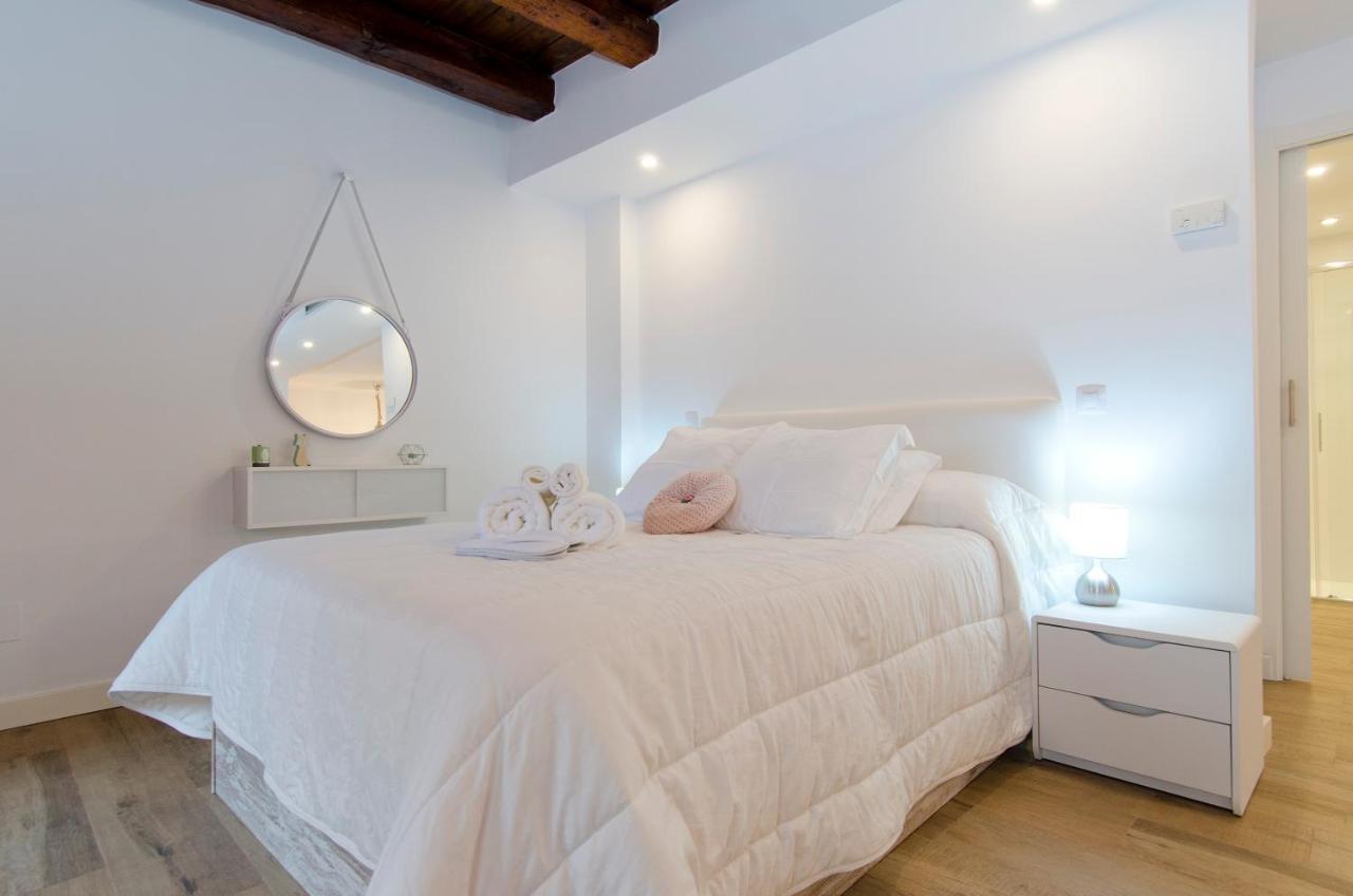 Hellenhost - Gran Vía Apartment *