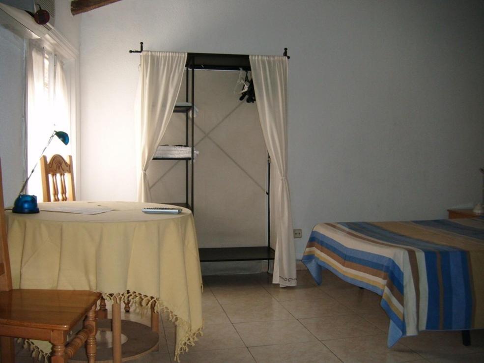 Puerta Del Sol Guest house 2*
