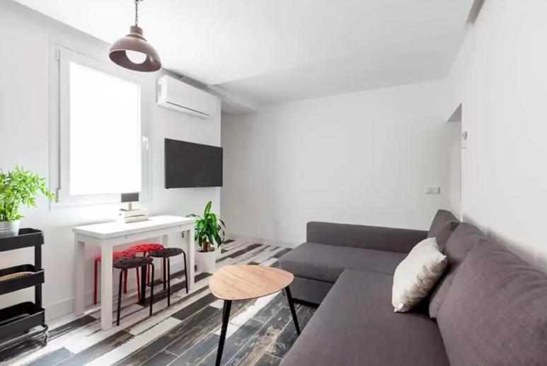 Precioso Apartamento 2hab, 2 Banos En Calle Mayor *
