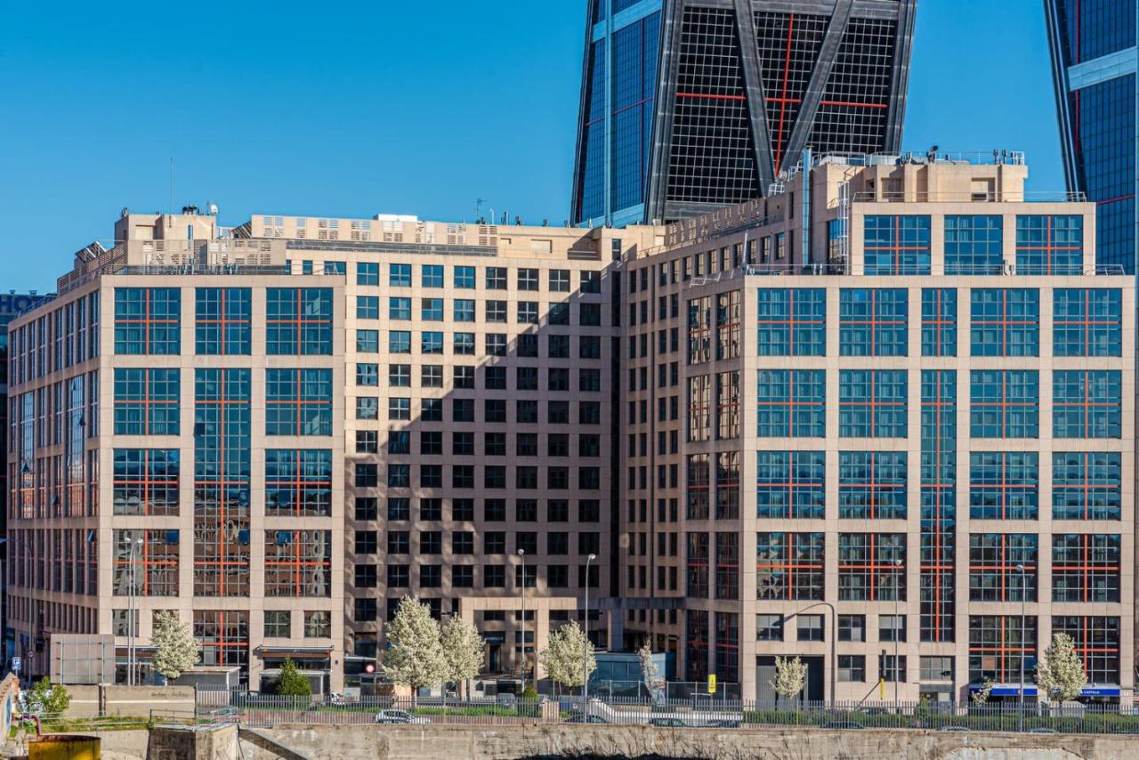 Unique&sophisticated Design Homes In Financial Centre