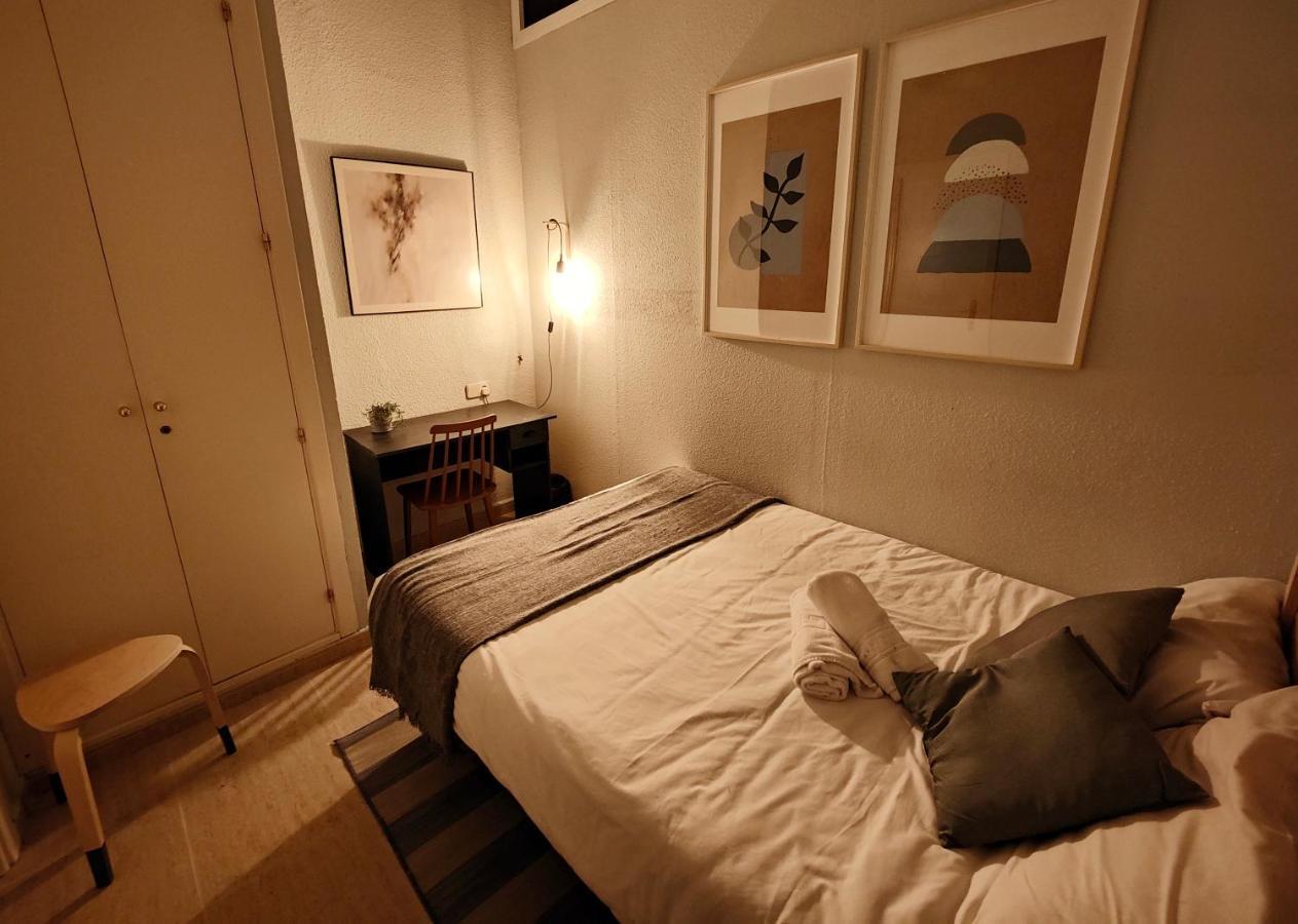 Corredera Rooms, No Llegadas Despues De 21h Guest house Madrid
