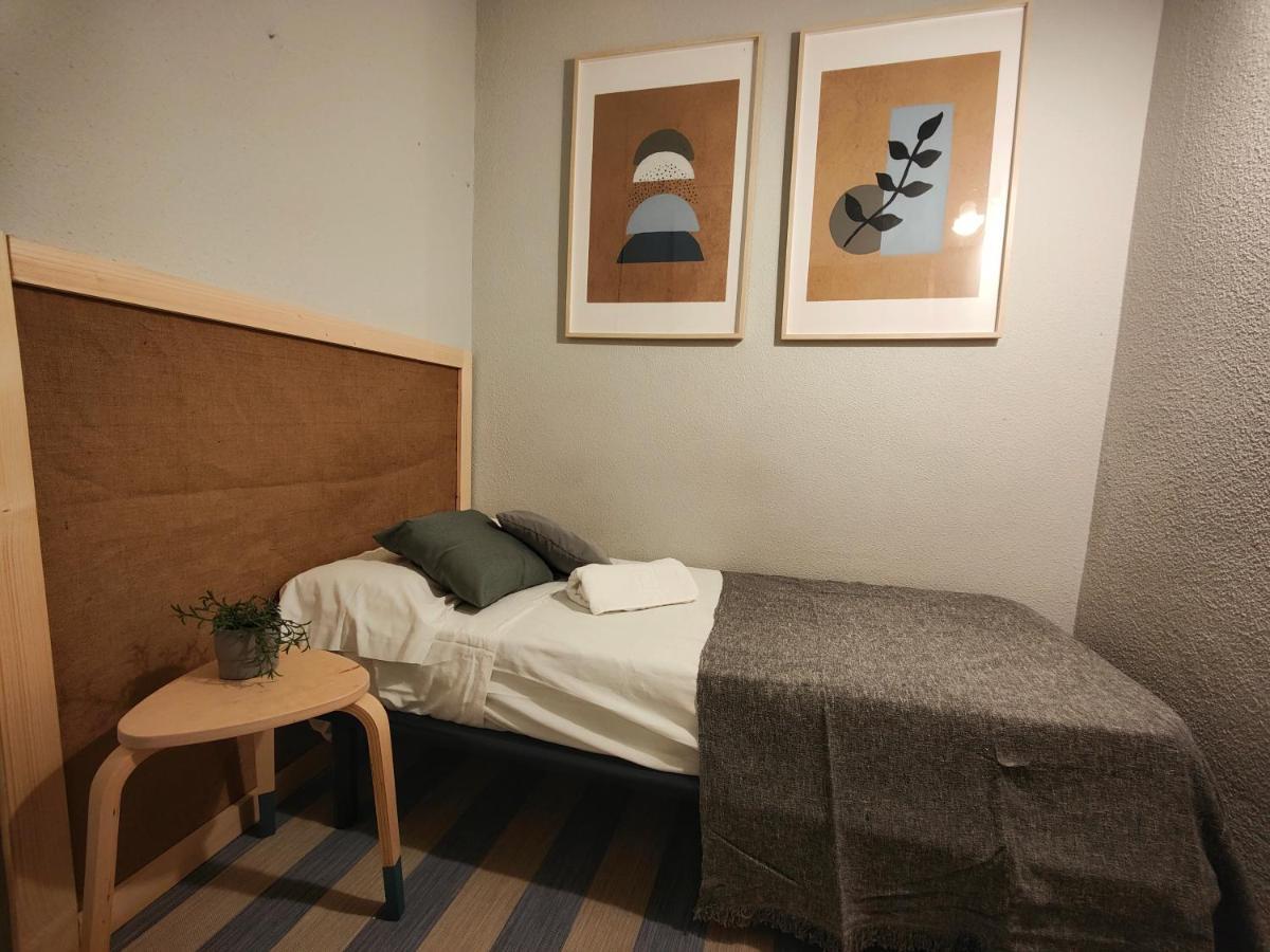Corredera Rooms, No Llegadas Despues De 21h Guest house *