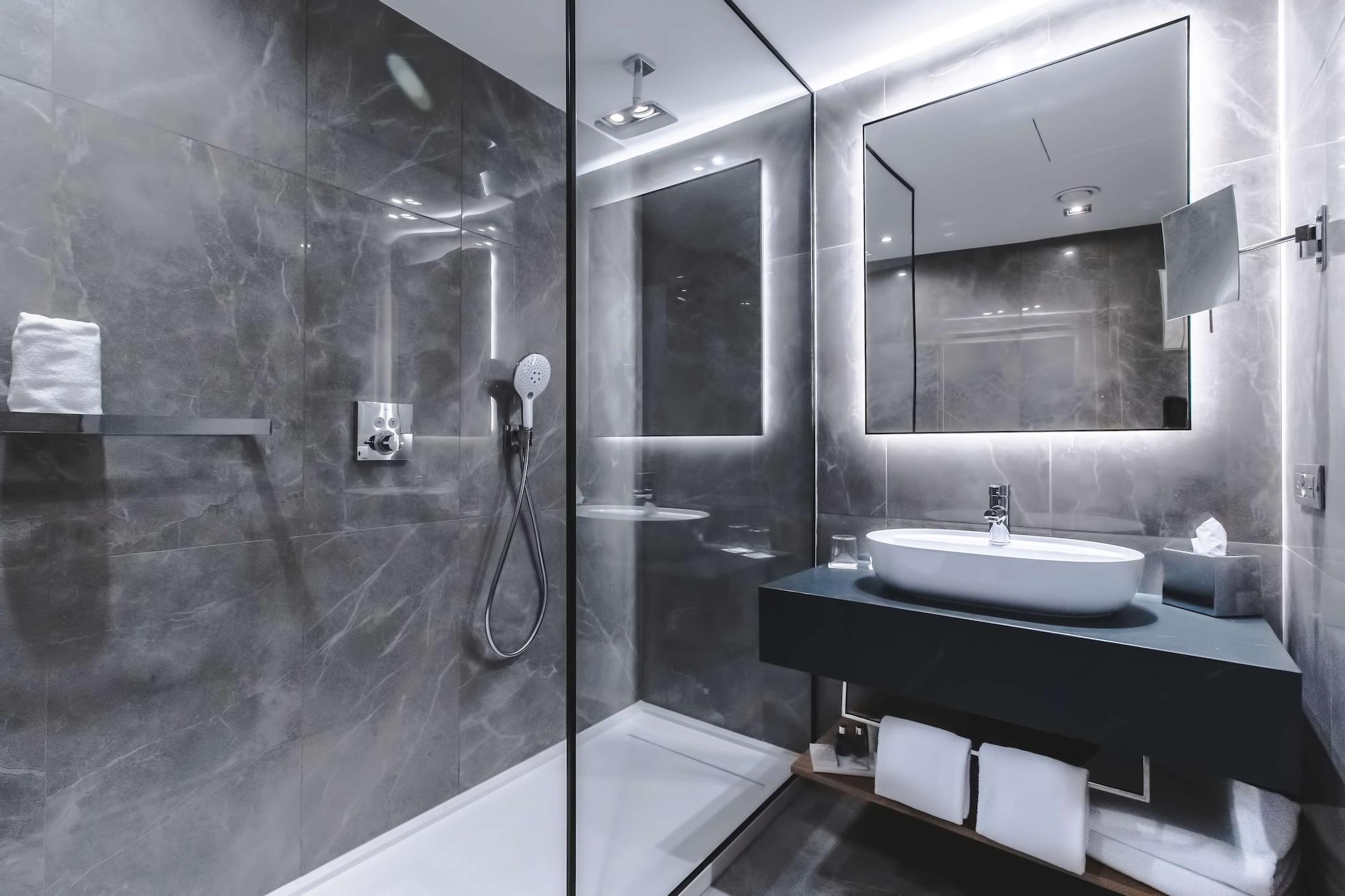 Radisson Blu Hotel, Prado Hotel 4*