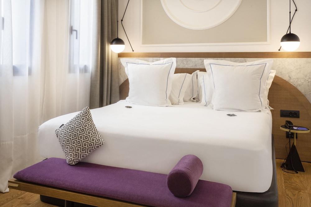 One Shot Fortuny 07 Hotel Madrid