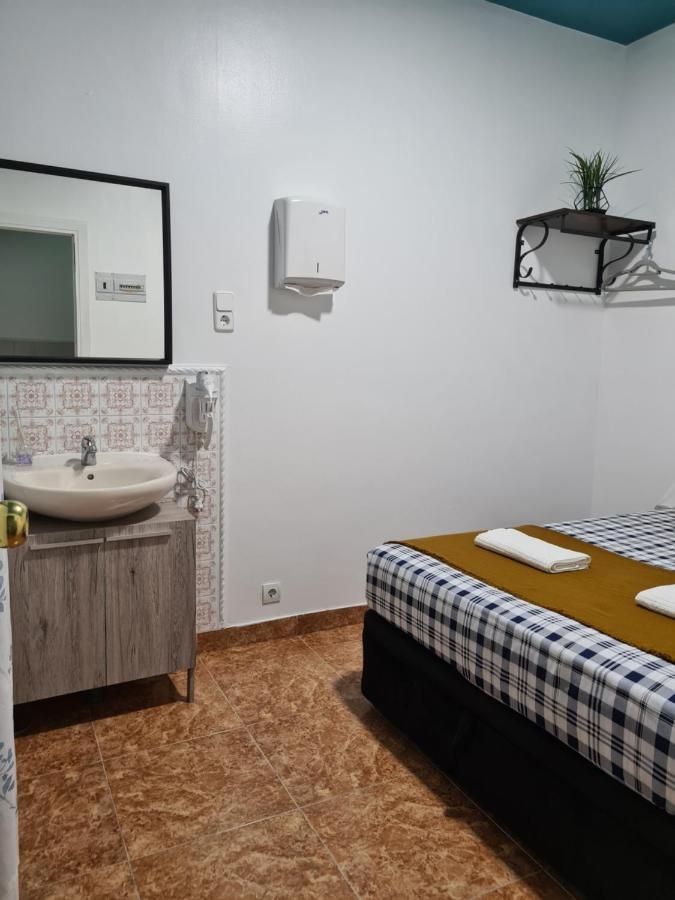 M-a Catrachos Guest house