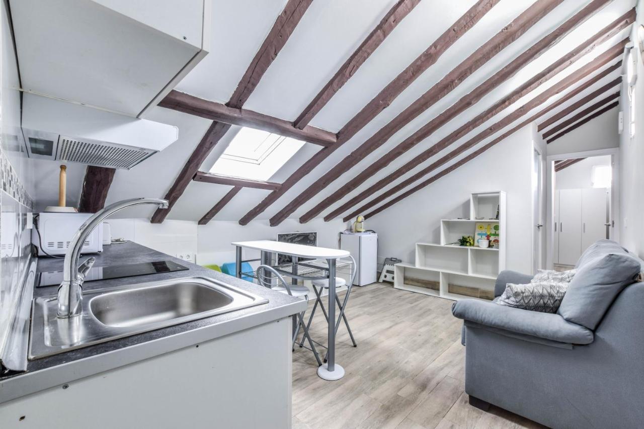 Apartment Penthouse Letras *