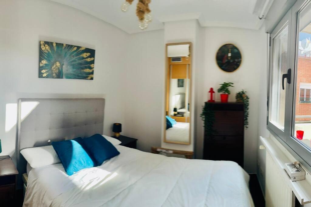 Apartamento Precioso Atico Con Terraza - Cerca A Rio