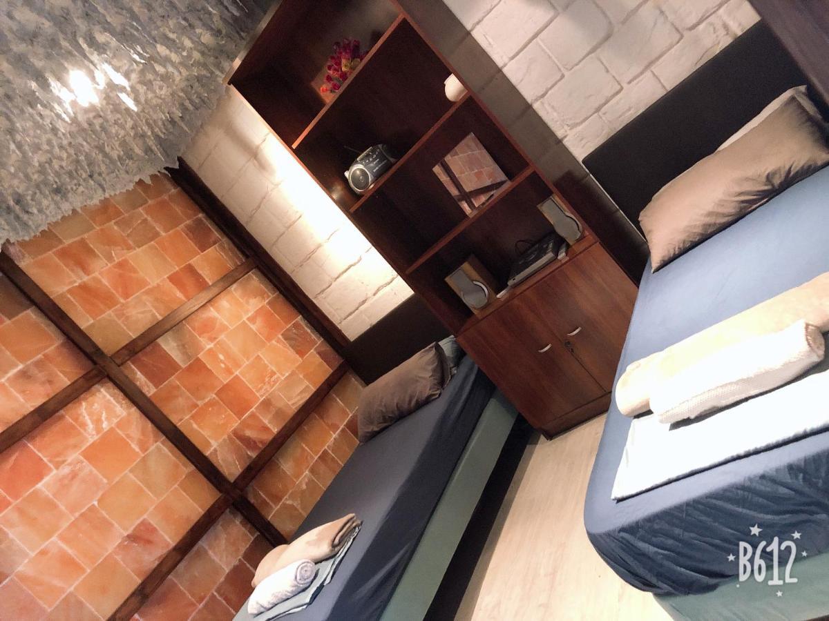 Parsa Homstay Guest house Madrid