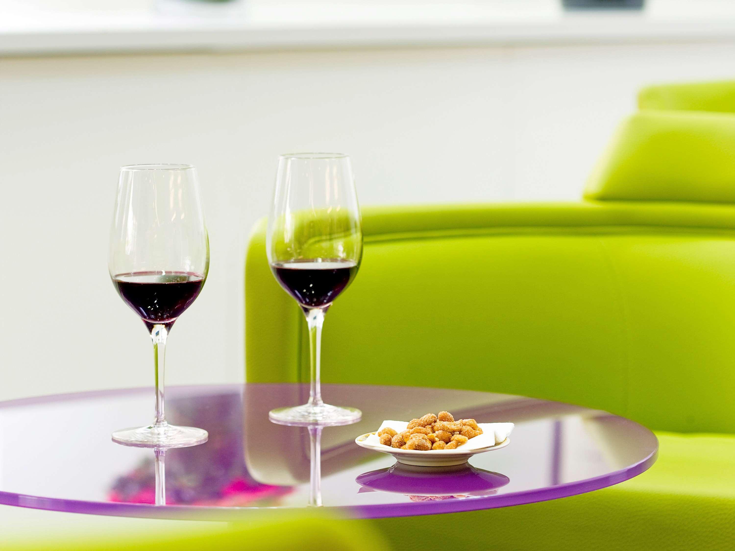 Ibis Styles Prado 3*