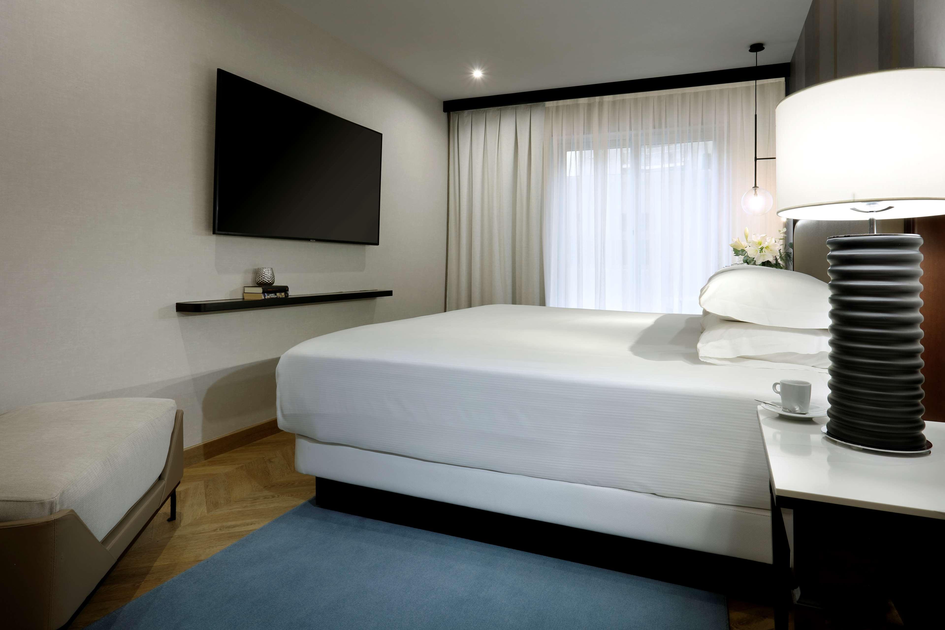 Hyatt Regency Hesperia Hotel