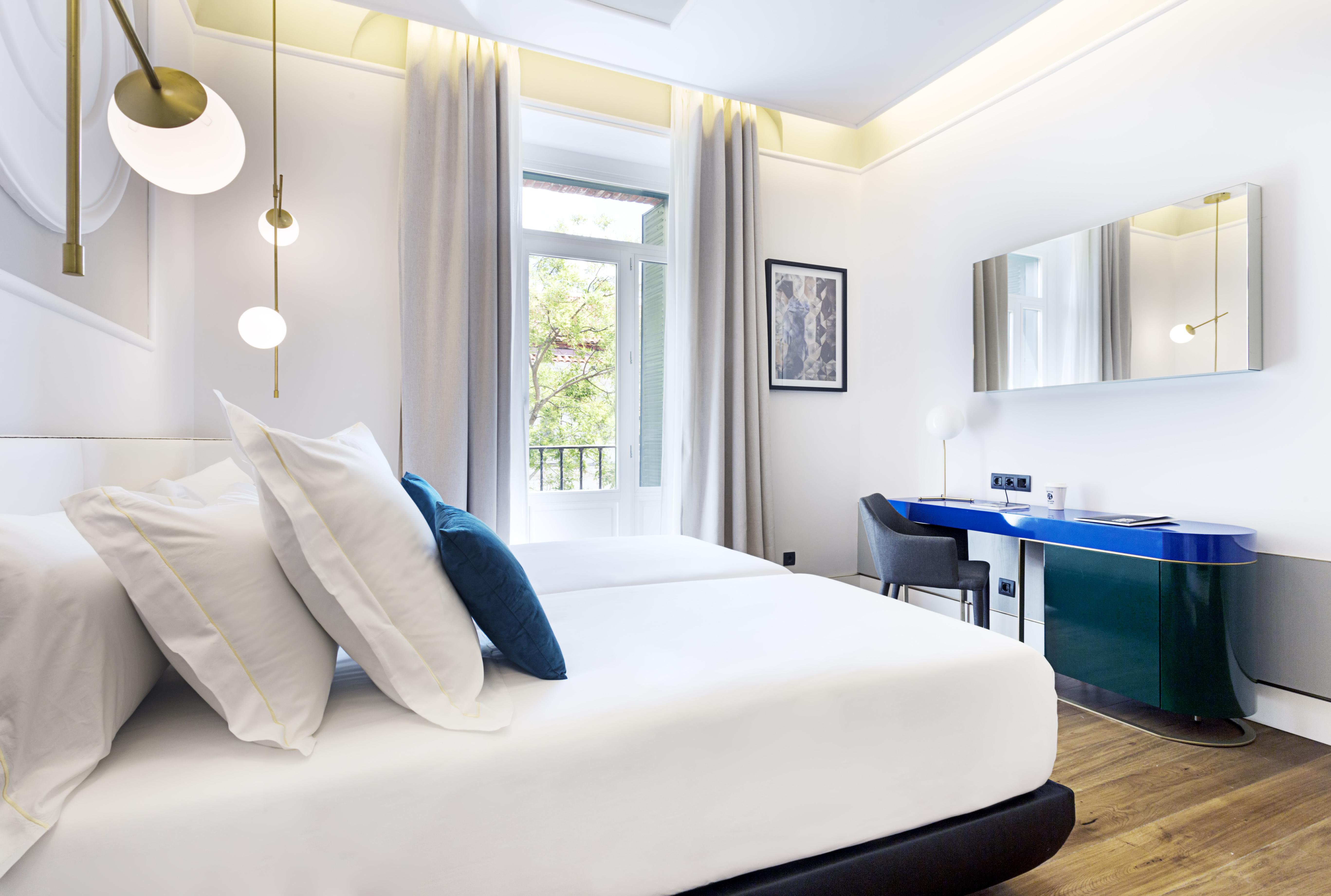 One Shot Fortuny 07 Hotel 4*