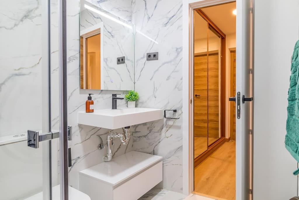 Apartment Reformado Y Tranquilo Junto A Gran Via *