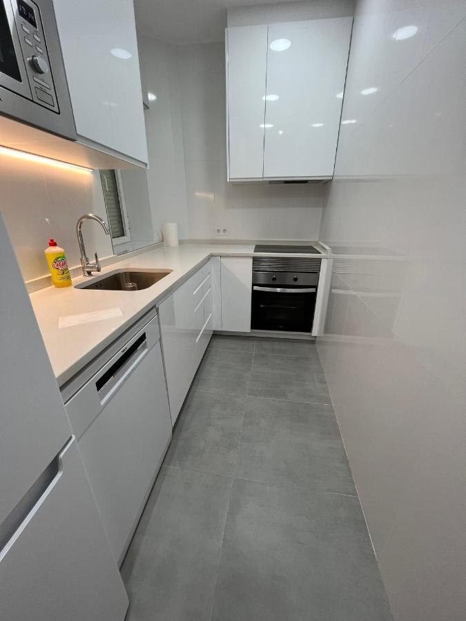 Roomstay Plaza Castilla Albergue