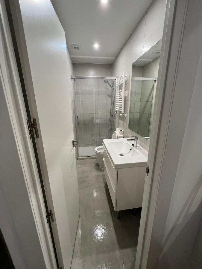 Roomstay Plaza Castilla Albergue