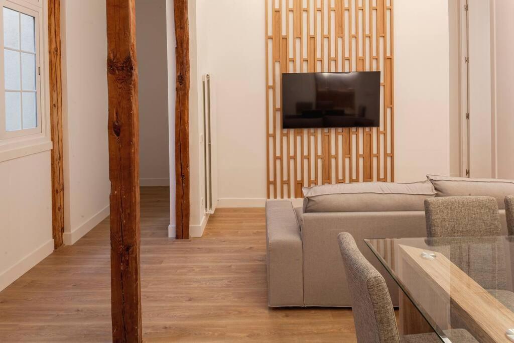 Apartamento Centro Iii Calle Carrera De San Jeronimo 3br 3bh *