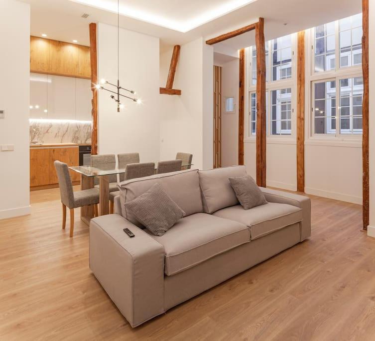 Centro Iii Calle Carrera De San Jeronimo 3br 3bh Apartamento Madrid