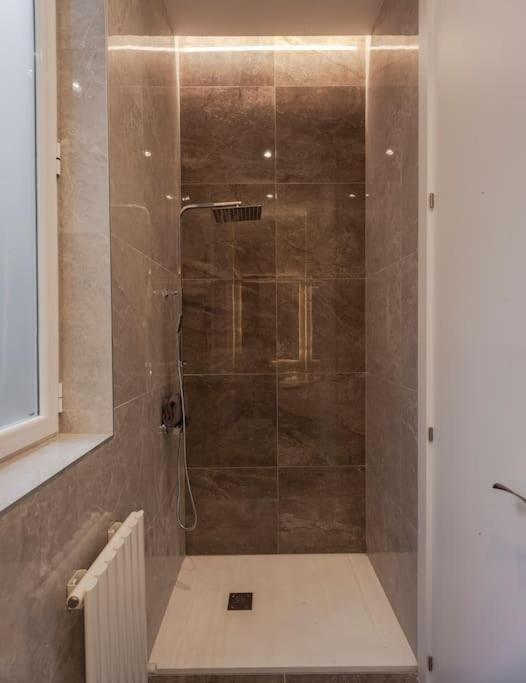 Centro Iii Calle Carrera De San Jeronimo 3br 3bh Apartamento