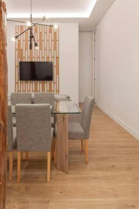 Centro Iii Calle Carrera De San Jeronimo 3br 3bh