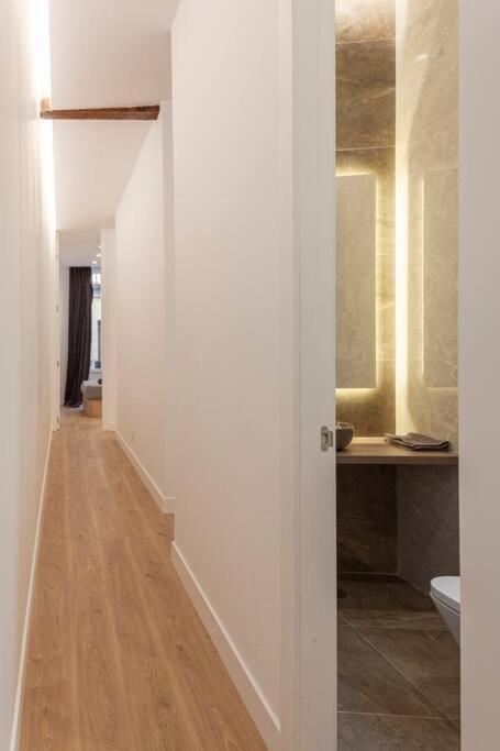 Centro Iii Calle Carrera De San Jeronimo 3br 3bh Apartamento