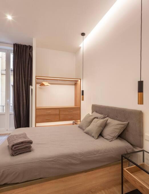 Centro Iii Calle Carrera De San Jeronimo 3br 3bh Apartamento Madrid