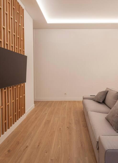 Apartamento Centro Iii Calle Carrera De San Jeronimo 3br 3bh *