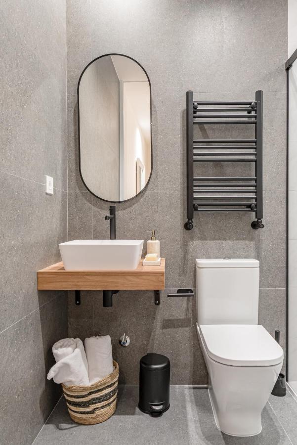 Apartamento Chamberi V Calle Hartzenbusch 2br 2bh Madrid