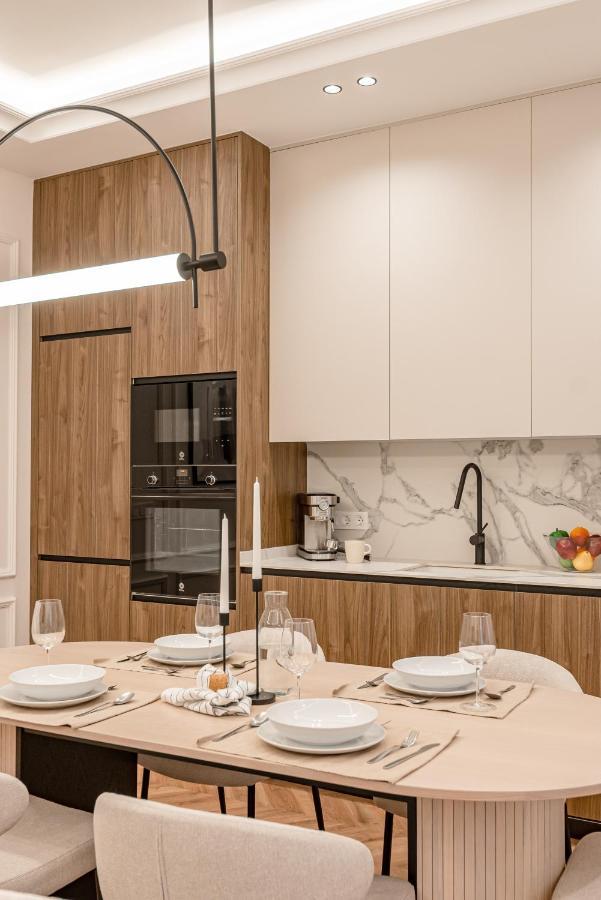 Apartamento Chamberi V Calle Hartzenbusch 2br 2bh Madrid
