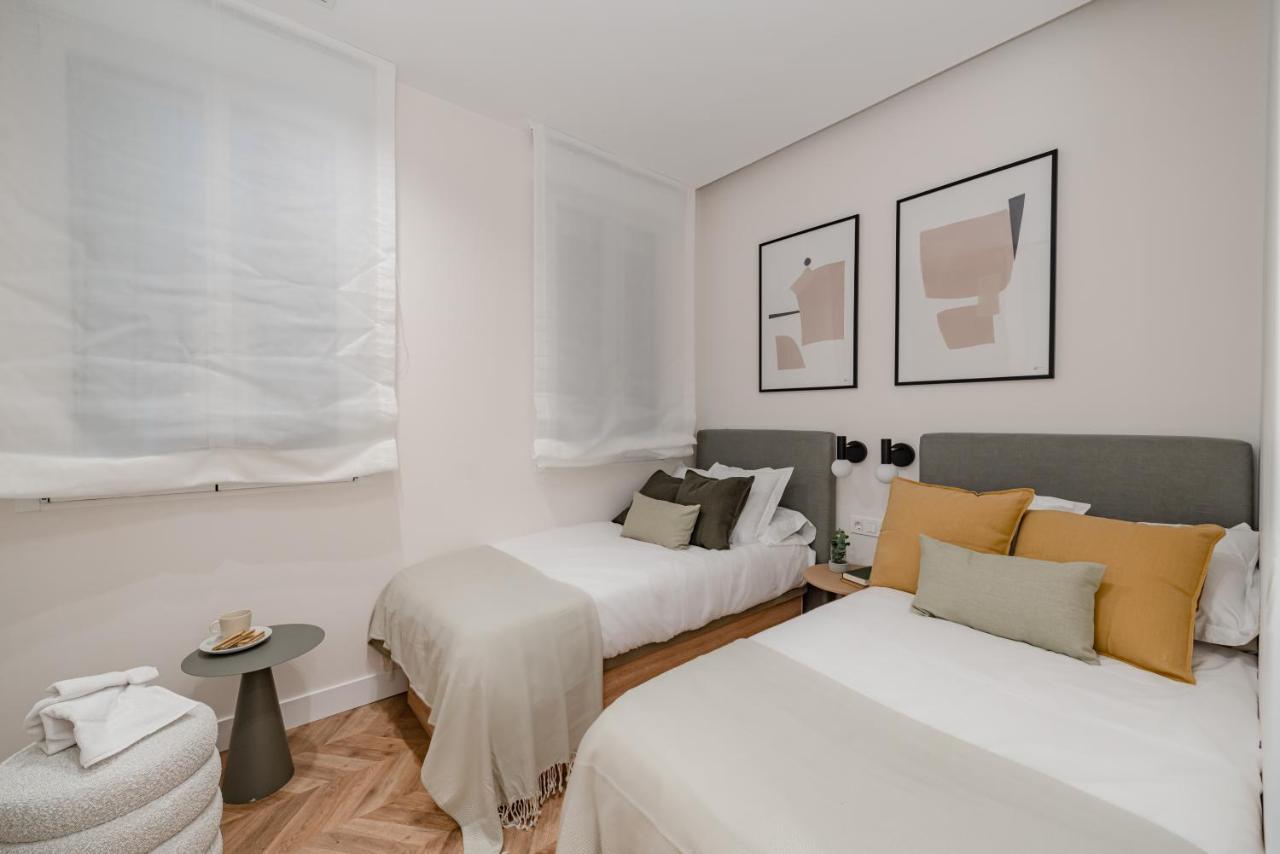 Chamberi V Calle Hartzenbusch 2br 2bh Madrid