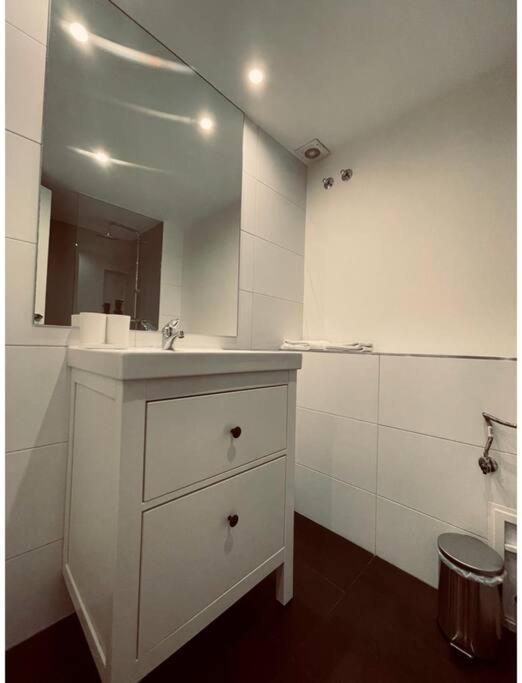 New&cool Piso En El Centro De 9pax Appartamento Madrid