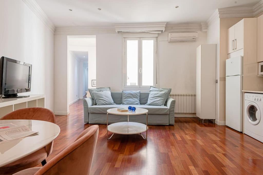 Modern In Chueca Inf3iz4 *