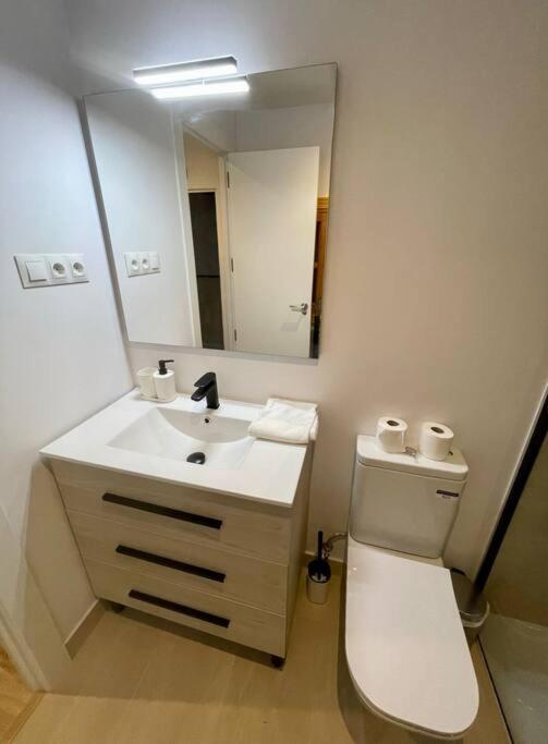 Centrico Apt 7pax En Anton Martin/centro De Apartamento Madri