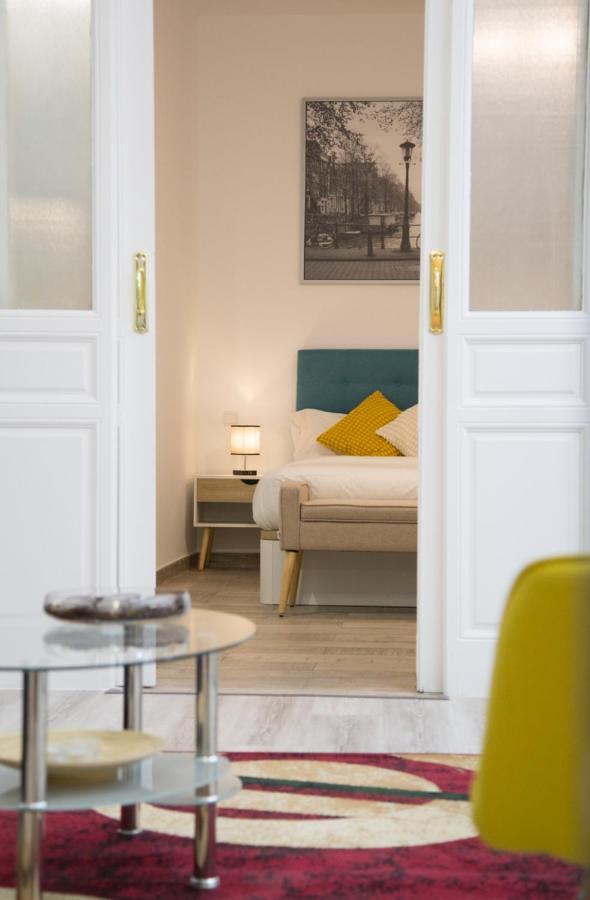 Lujosa En Cortes Appartement
