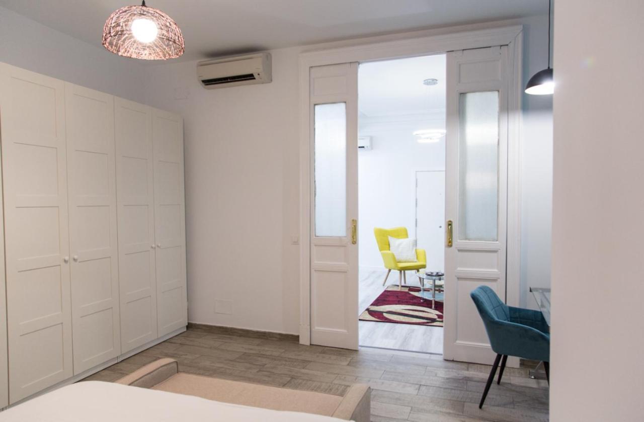 Lujosa En Cortes Appartement