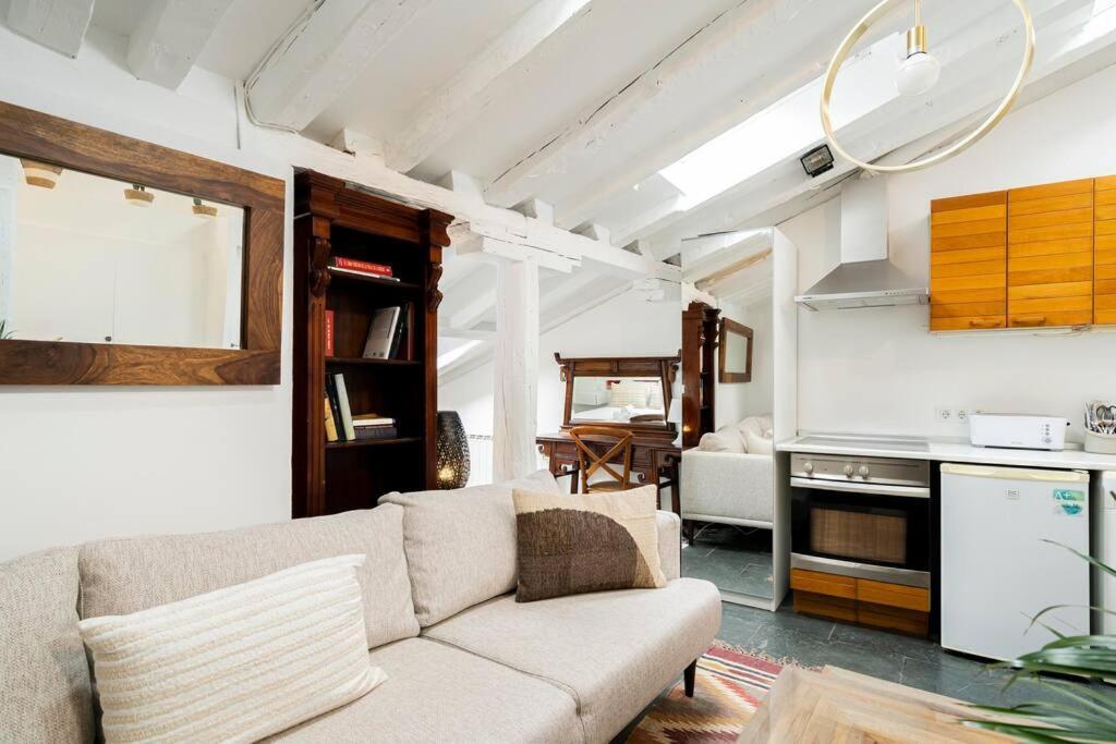 Beautiful Attic-malasana-gran Via-fuen42 Apartment