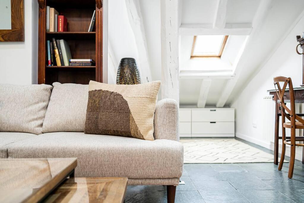Apartment Beautiful Attic-malasana-gran Via-fuen42 *