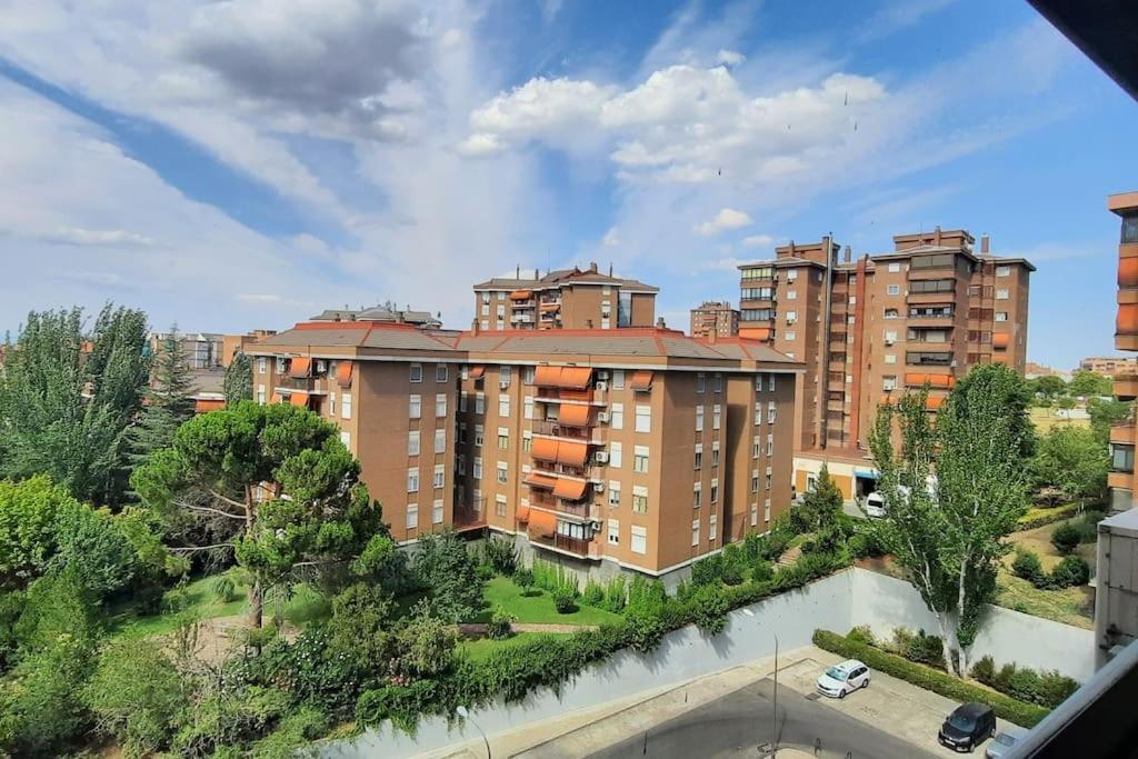 Apartamento Piso Amplio, Iluminado Y Muy Bien Comunicado